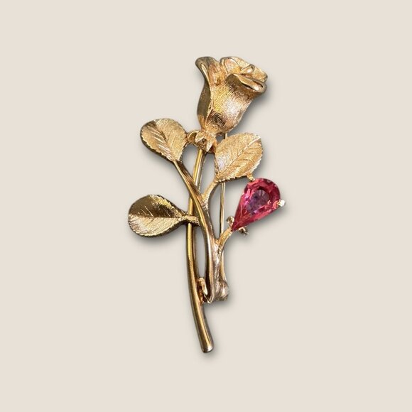 Avon Gold Tone Rose  Pink Rhinestone Brooch/ Pin - Picture 1 of 4
